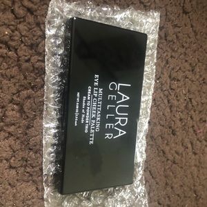 Laura Gellar eye lip cheek